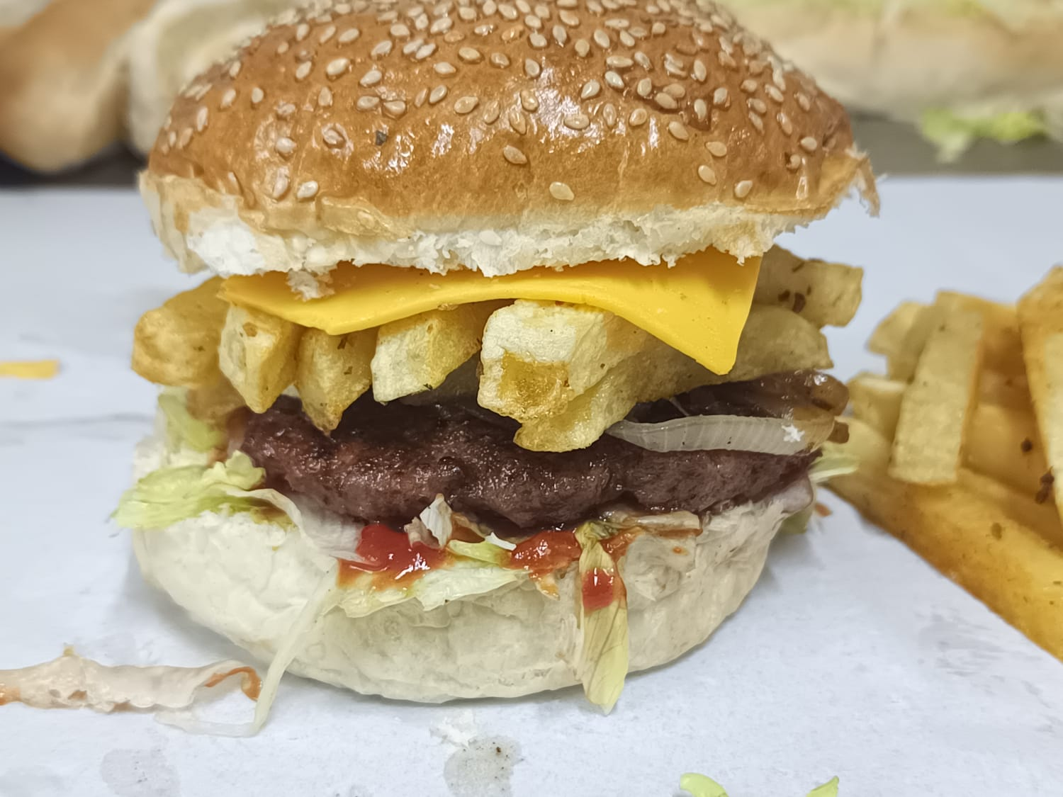 Jumbo beef burger with chips